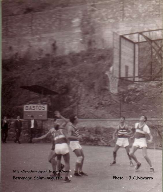 Stade au-dessus de la salle